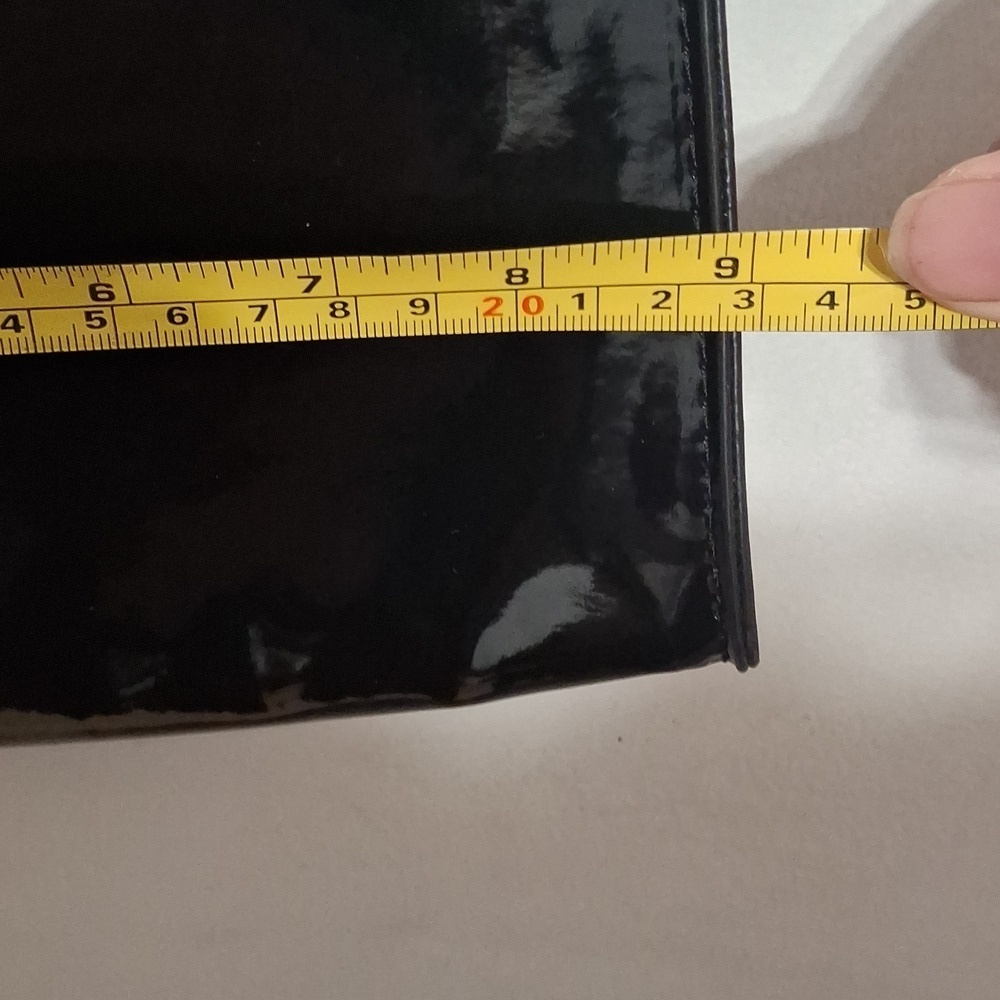Small Glossy Black Hand Bag - Picture 4 of 7